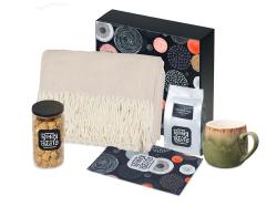 Подарочный набор Re:y. Haven с пледом, кружкой и чаем Подарочный набор Re:y. Haven с пледом, кружкой и чаем
