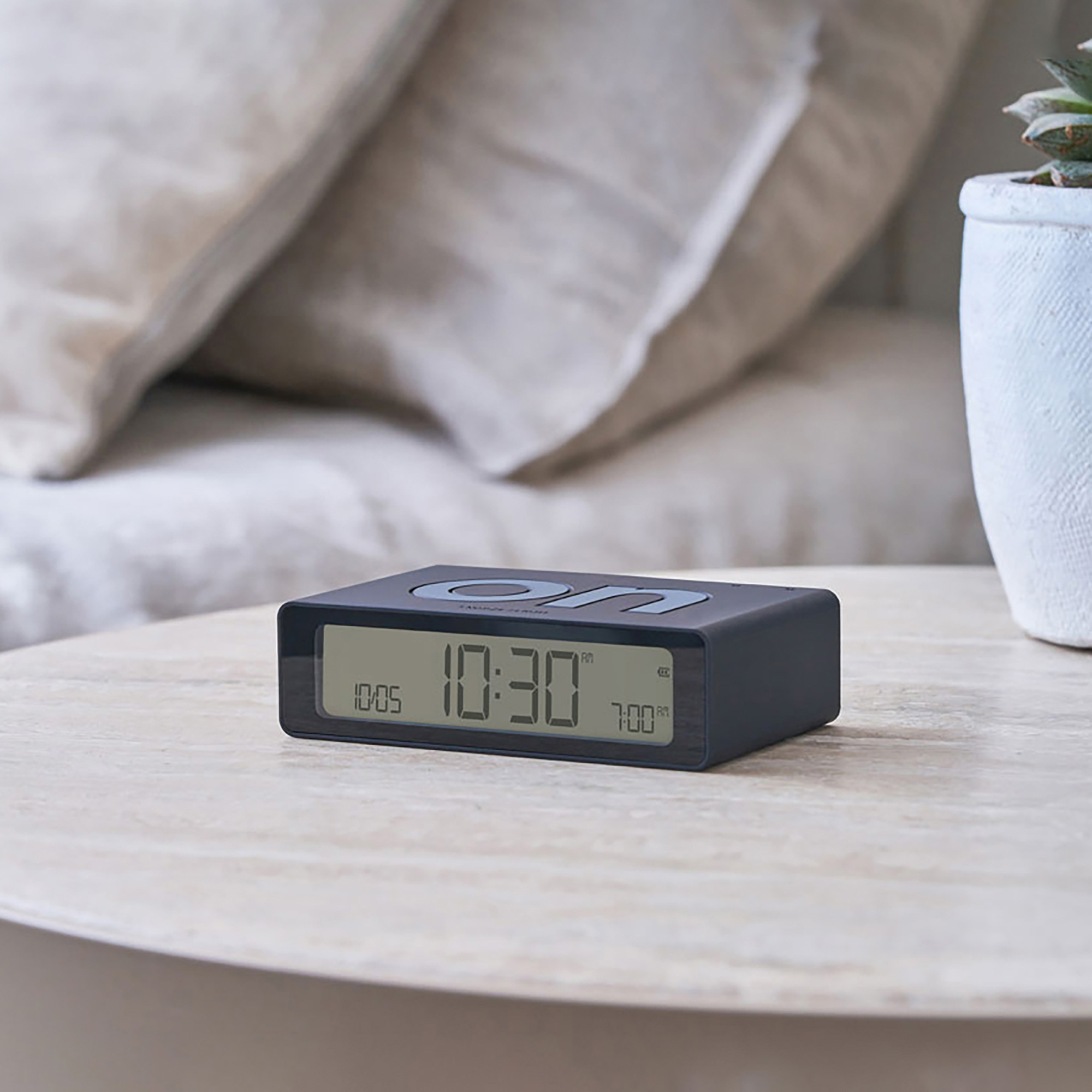Часы настольные Flip Mini, черный