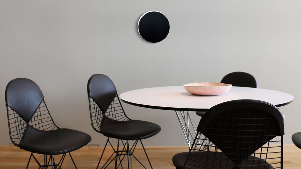 Часы настенные Melancholia Clock, черные Часы настенные Melancholia Clock, черные