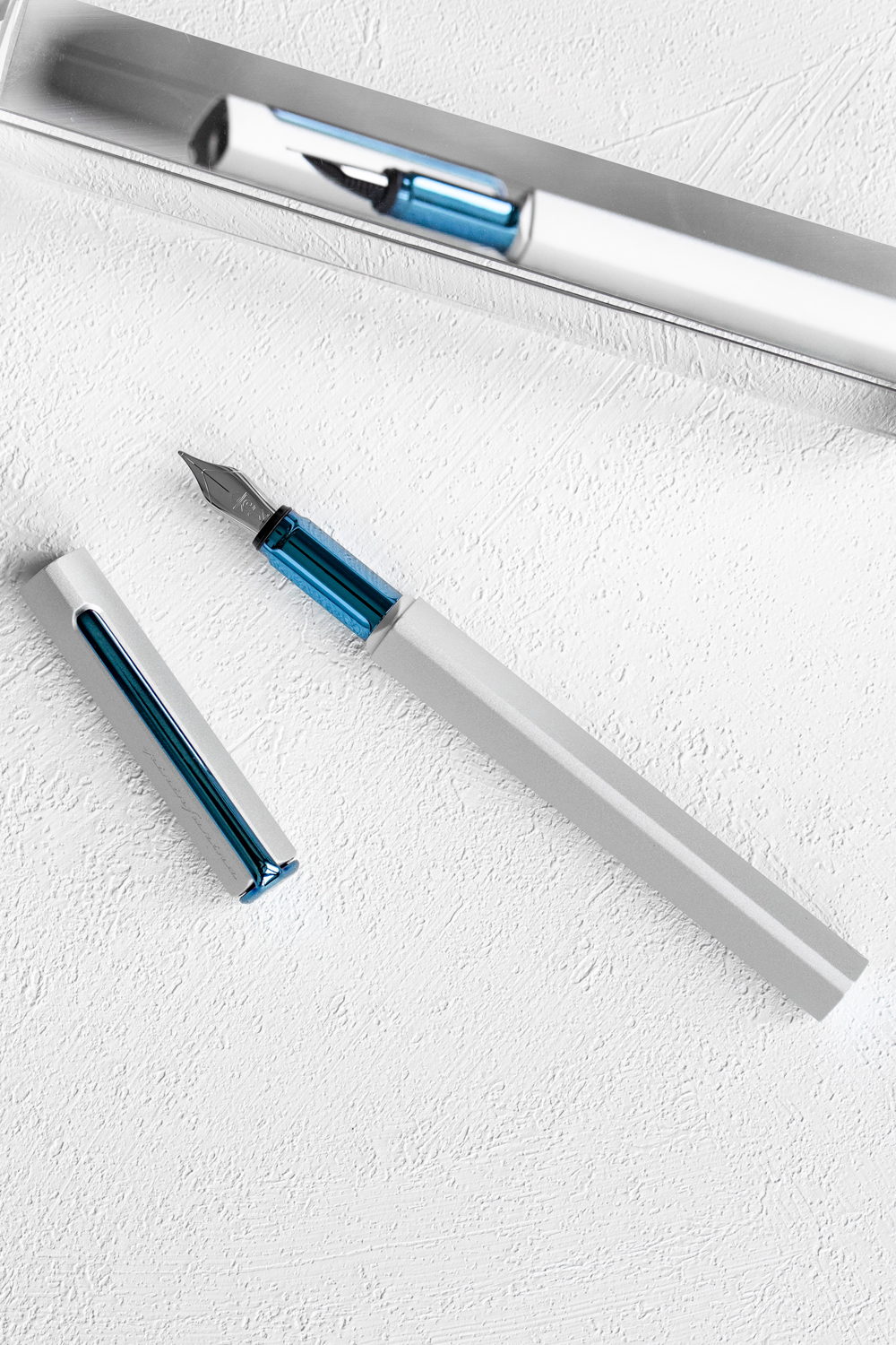 Перьевая ручка PININFARINA PF One SILVER /BLUE