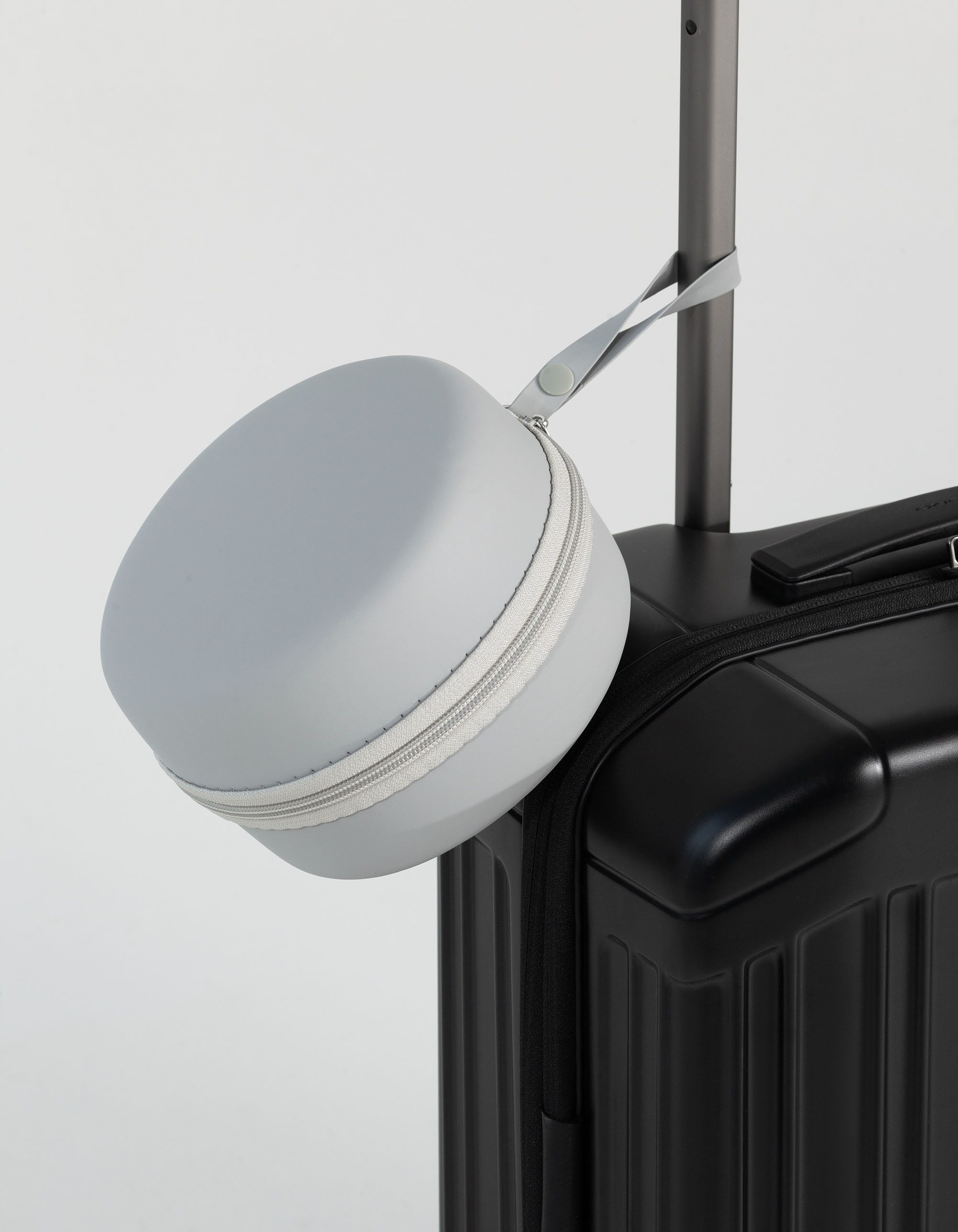 Подушка "Cloud" для путешествий в футляре Подушка "Cloud" для путешествий в футляре