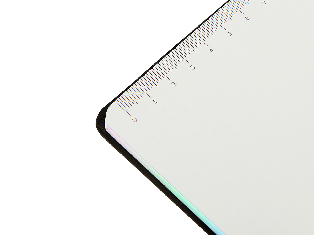 Блокнот А5 в гибкой обложке Fellini с голографическим срезом, черный