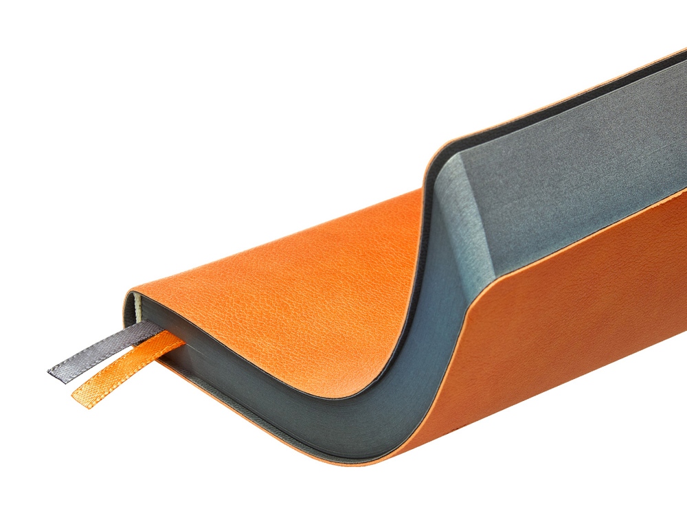 Ежедневник А5 датированный Boston 2026, оранжевый с серым обрезом