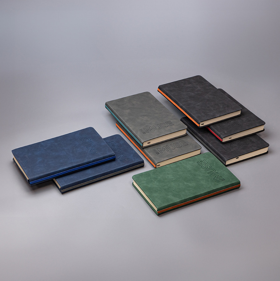 Ежедневник недатированный Muse, черный, формат А5, с оранжевой декоративной полосой, блок в линейку