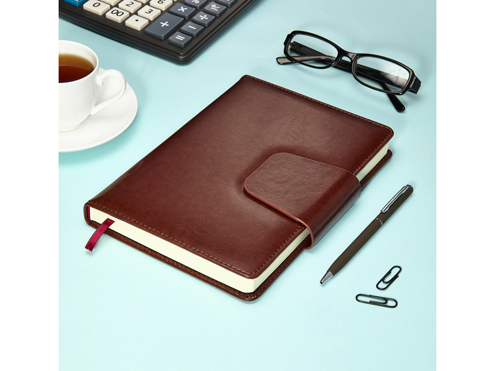 Ежедневник А5 недатированный Prestige, бордовый Ежедневник А5 недатированный Prestige, бордовый