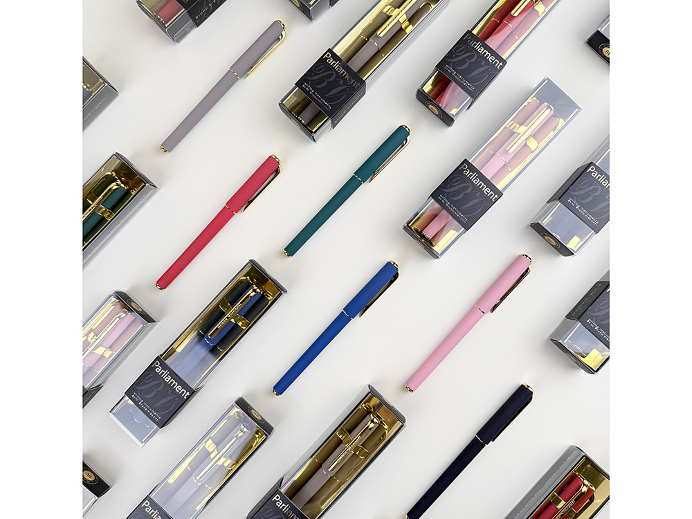 Ручка пластиковая шариковая Parliament, 0,7 мм, синие чернила, красный/золотистый Ручка пластиковая шариковая Parliament, 0,7 мм, синие чернила, красный/золотистый