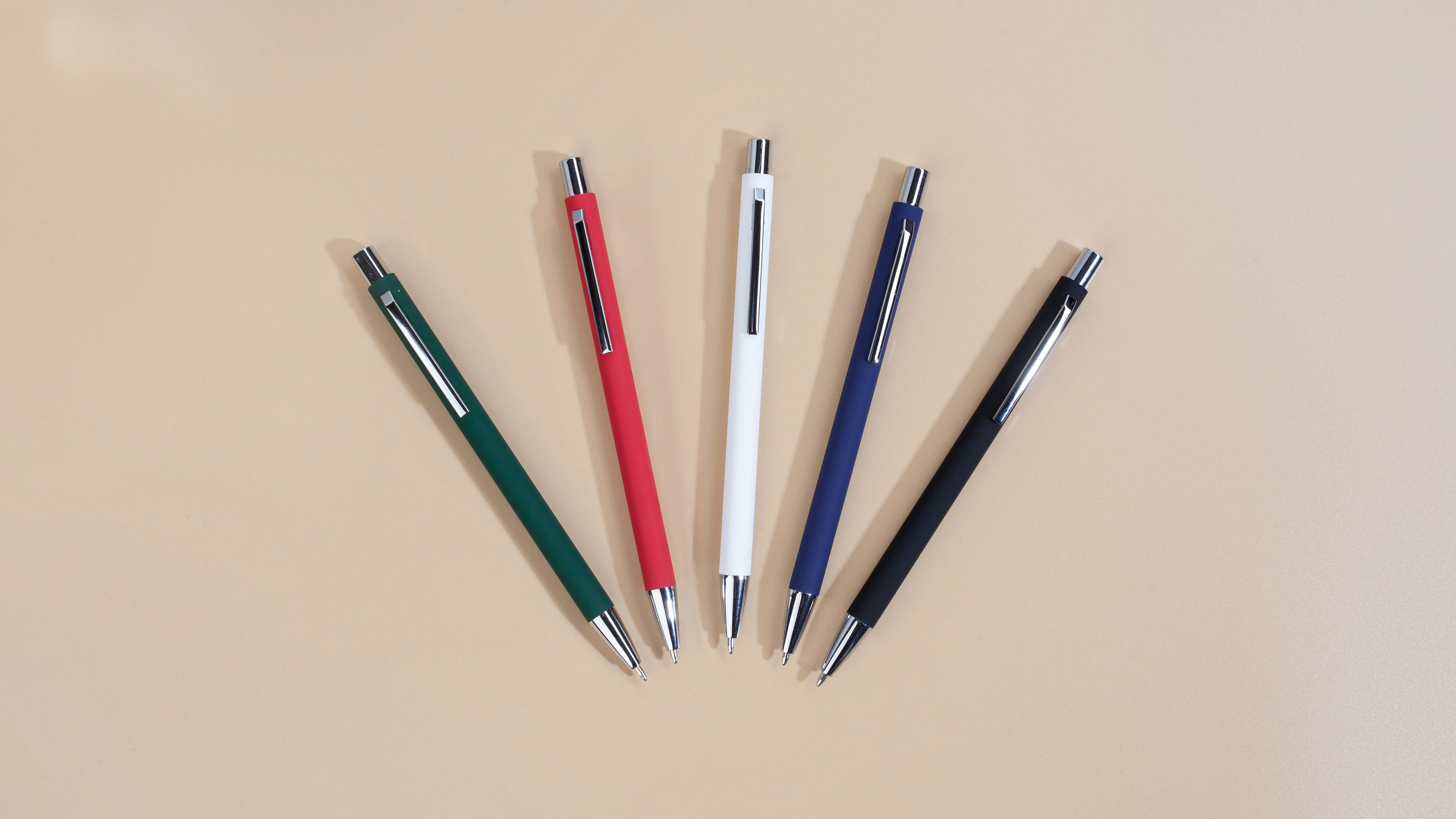 Блокнот "Magnet" с ручкой Trade на магните, с подставкой под смартфон Блокнот "Magnet" с ручкой Trade на магните, с подставкой под смартфон