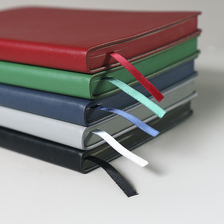 Бизнес-блокнот LADY, формат А5, темно-синий, блок в клетку