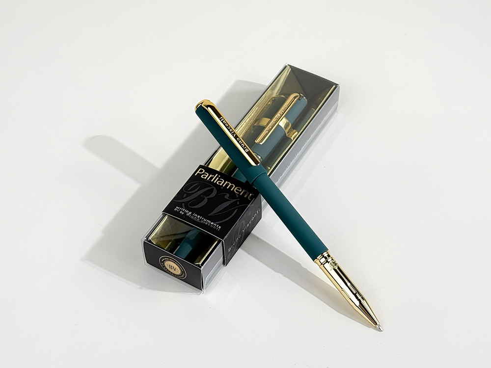 Ручка пластиковая шариковая Parliament, 0,7 мм, синие чернила, зеленый/золотистый Ручка пластиковая шариковая Parliament, 0,7 мм, синие чернила, зеленый/золотистый