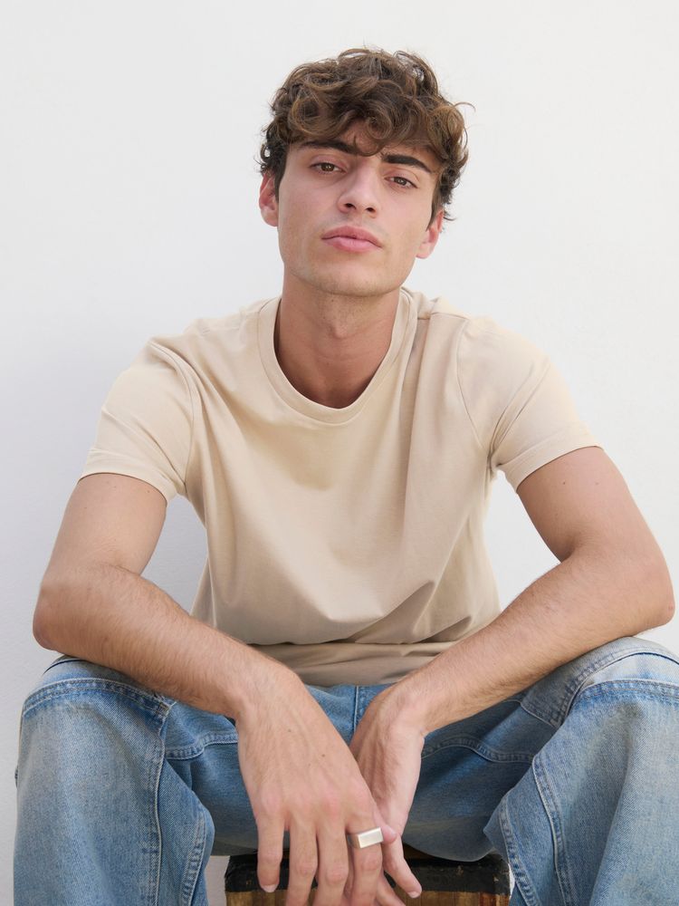 Футболка унисекс Legend, молочно-белая с темно-синим